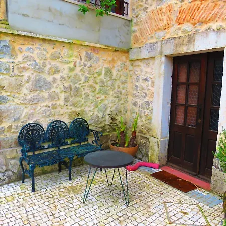 Charming House In With Shared Pool Dom wakacyjny *