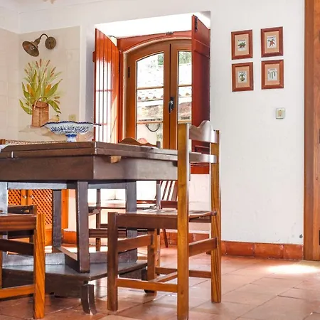 Charming House In With Shared Pool * Porto de Mós