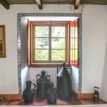 Charming House In With Shared Pool Dom wakacyjny Porto de Mós