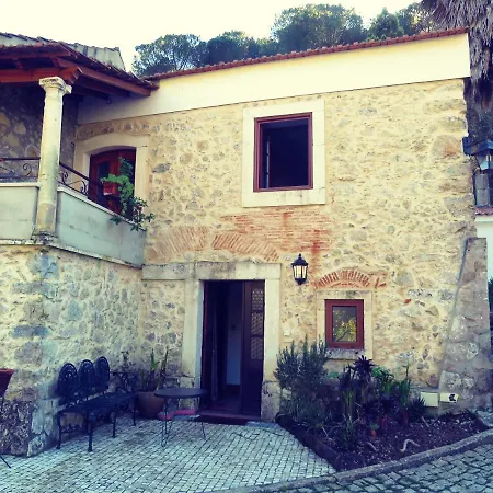 Charming House In With Shared Pool Dom wakacyjny Porto de Mós