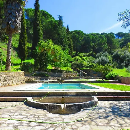 Dom wakacyjny Charming House In With Shared Pool *