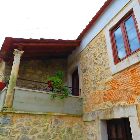 Charming House In With Shared Pool