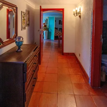 Charming House In With Shared Pool *